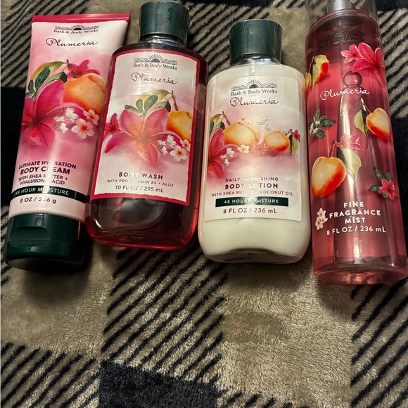 NWT Bath & Body Works Plumeria Collection - Pink and White 4 Pc Set - Picture 2 of 4